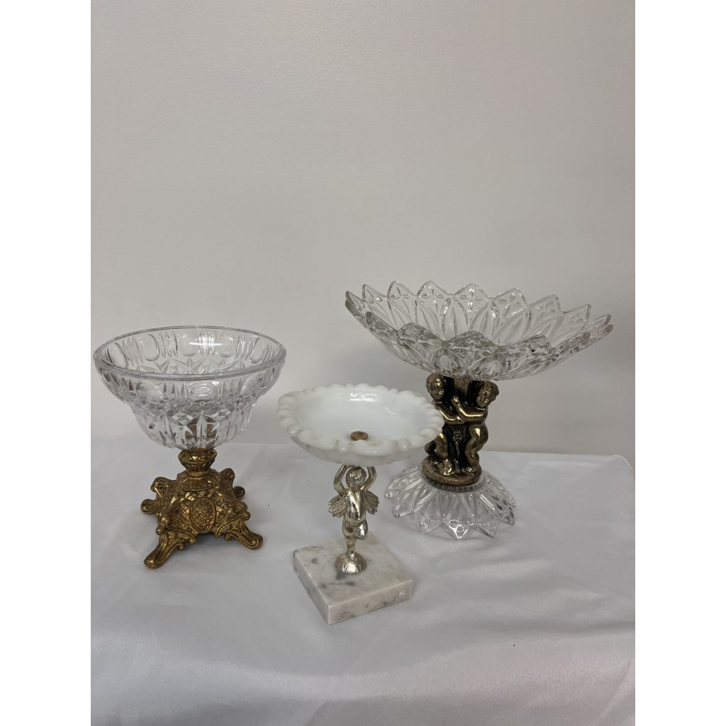 Gold Pedestal Stand